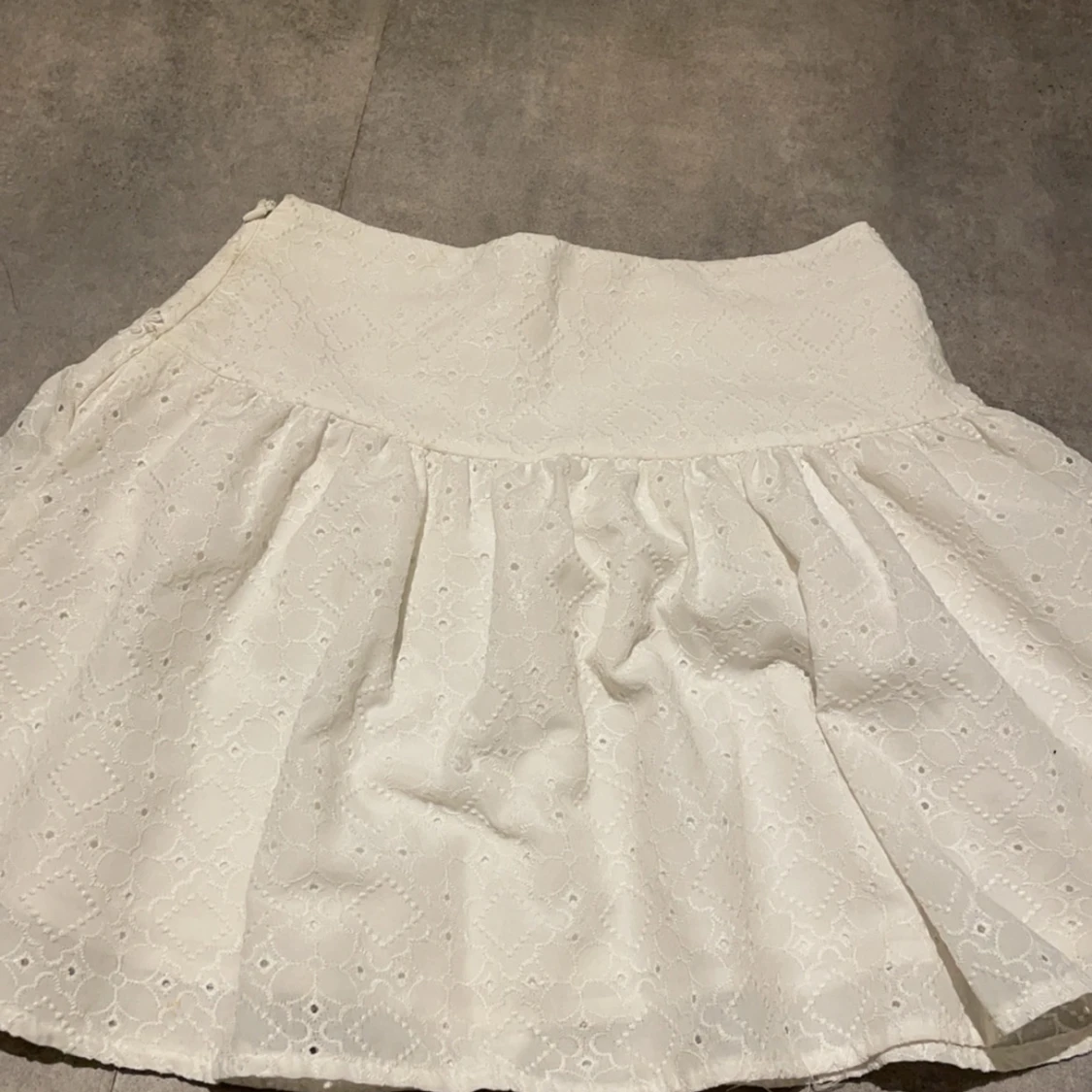 Vit somrig kjol från Koton x Rachel araz