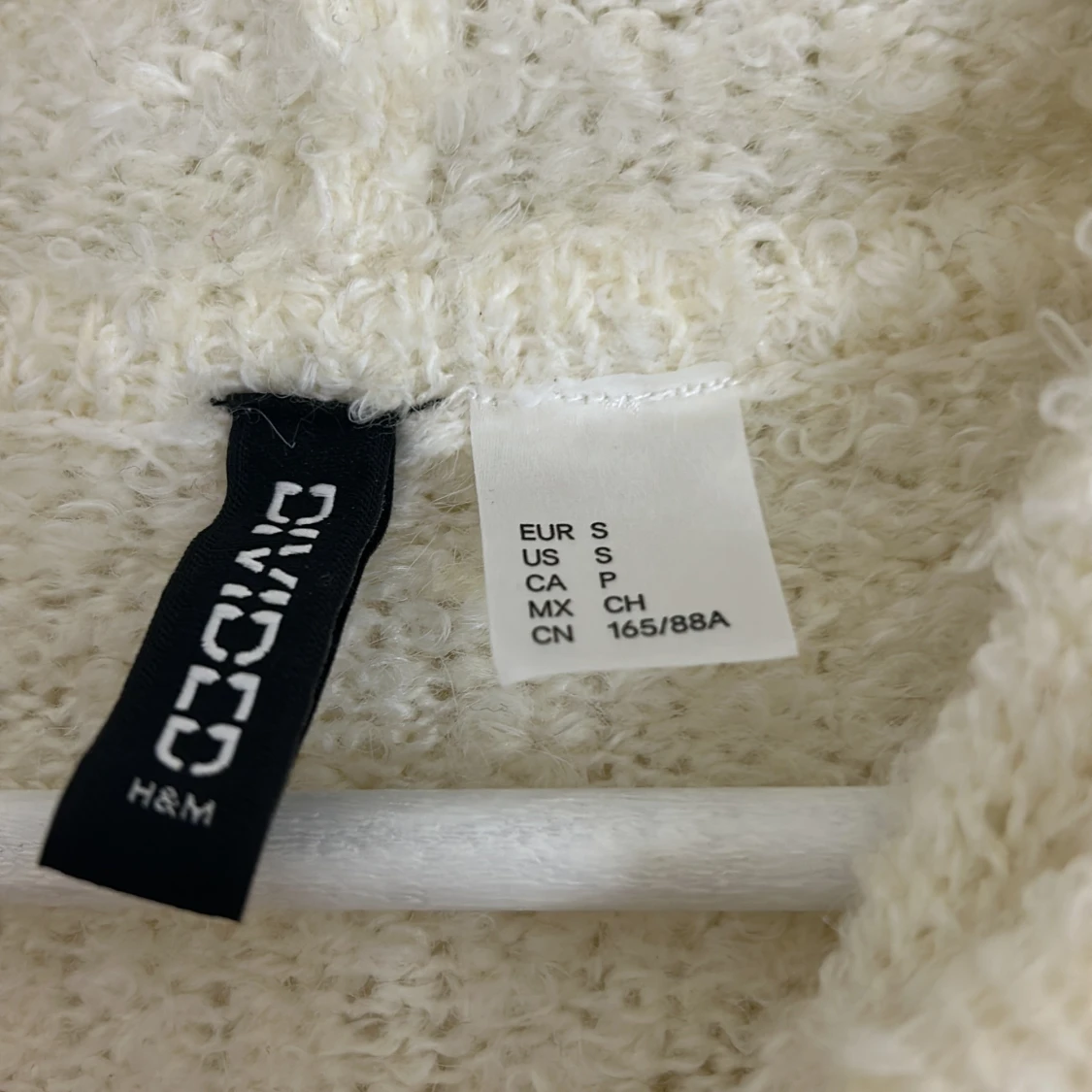 Vit stickad hoodie från H&M - 2