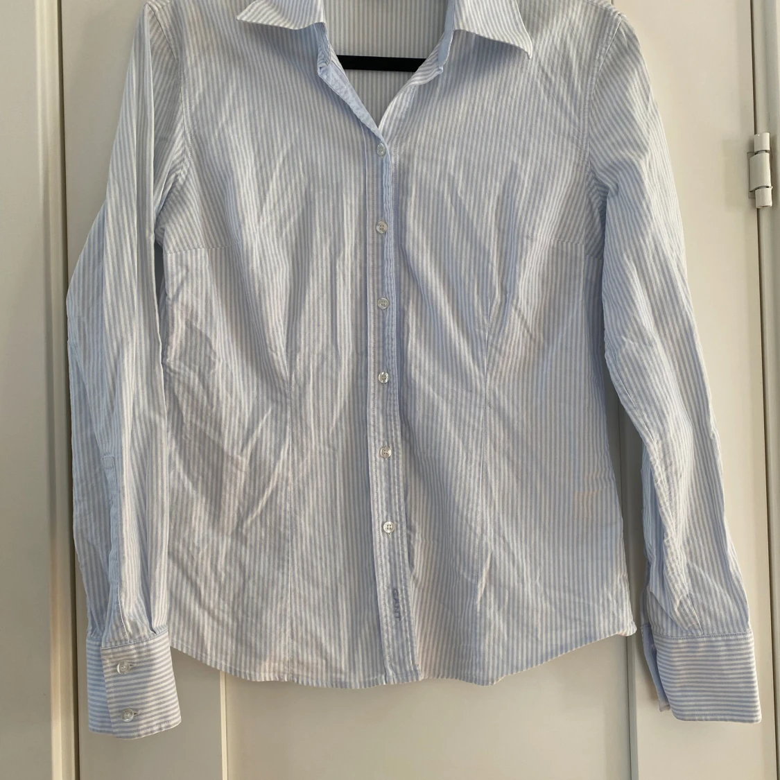 Blåvit randig skjorta från GANT