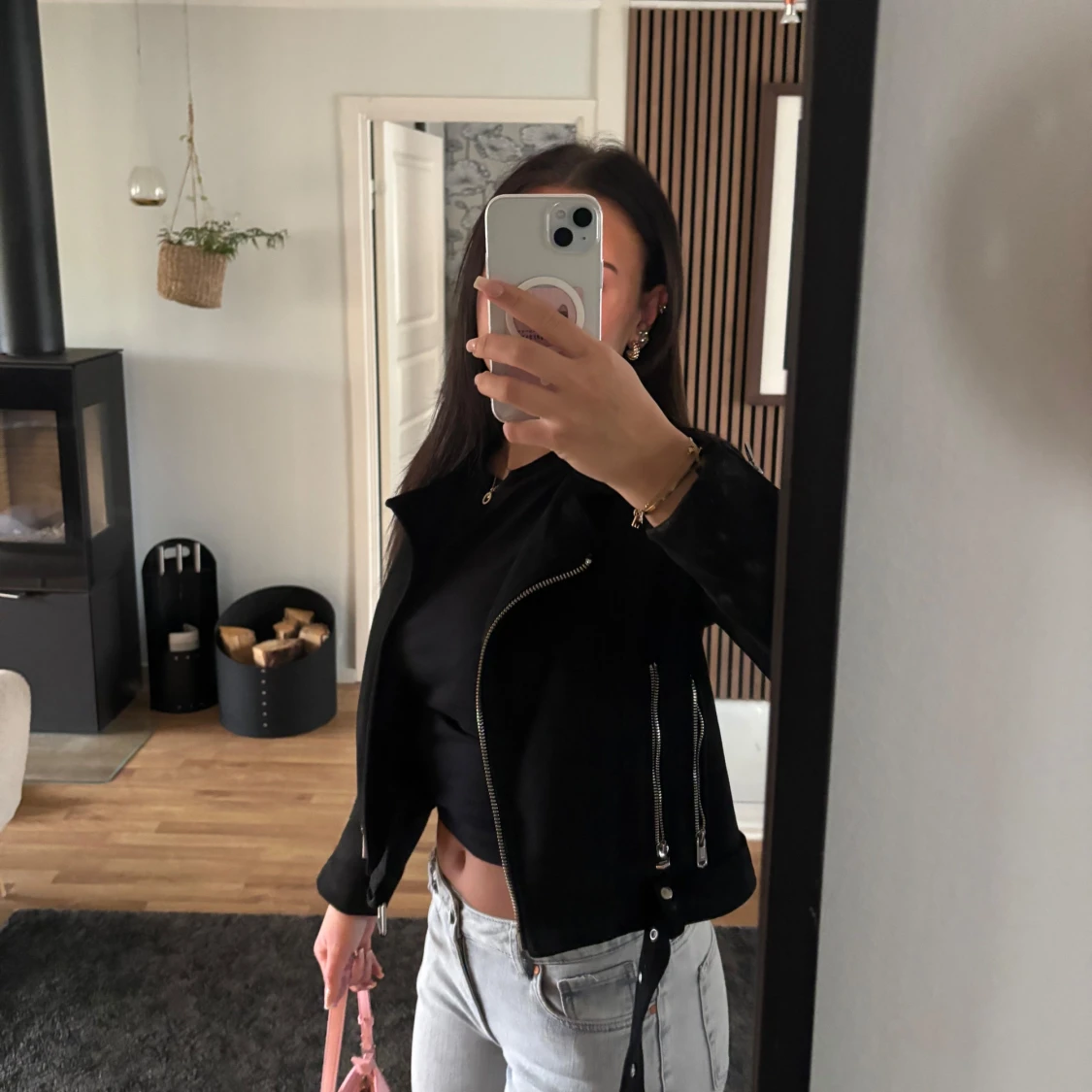 Svart jacka med dragkedjor  - 2