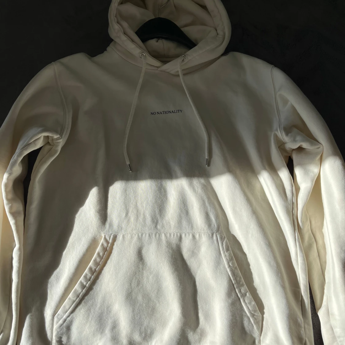 Vit hoodie från NN07