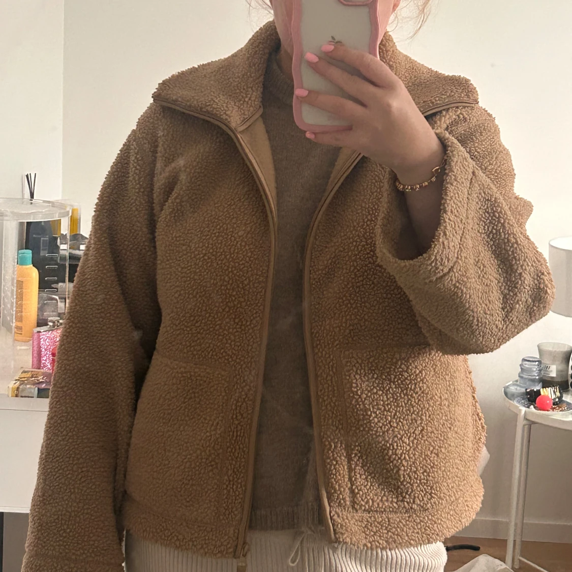 Beige teddyjacka med dragkedja