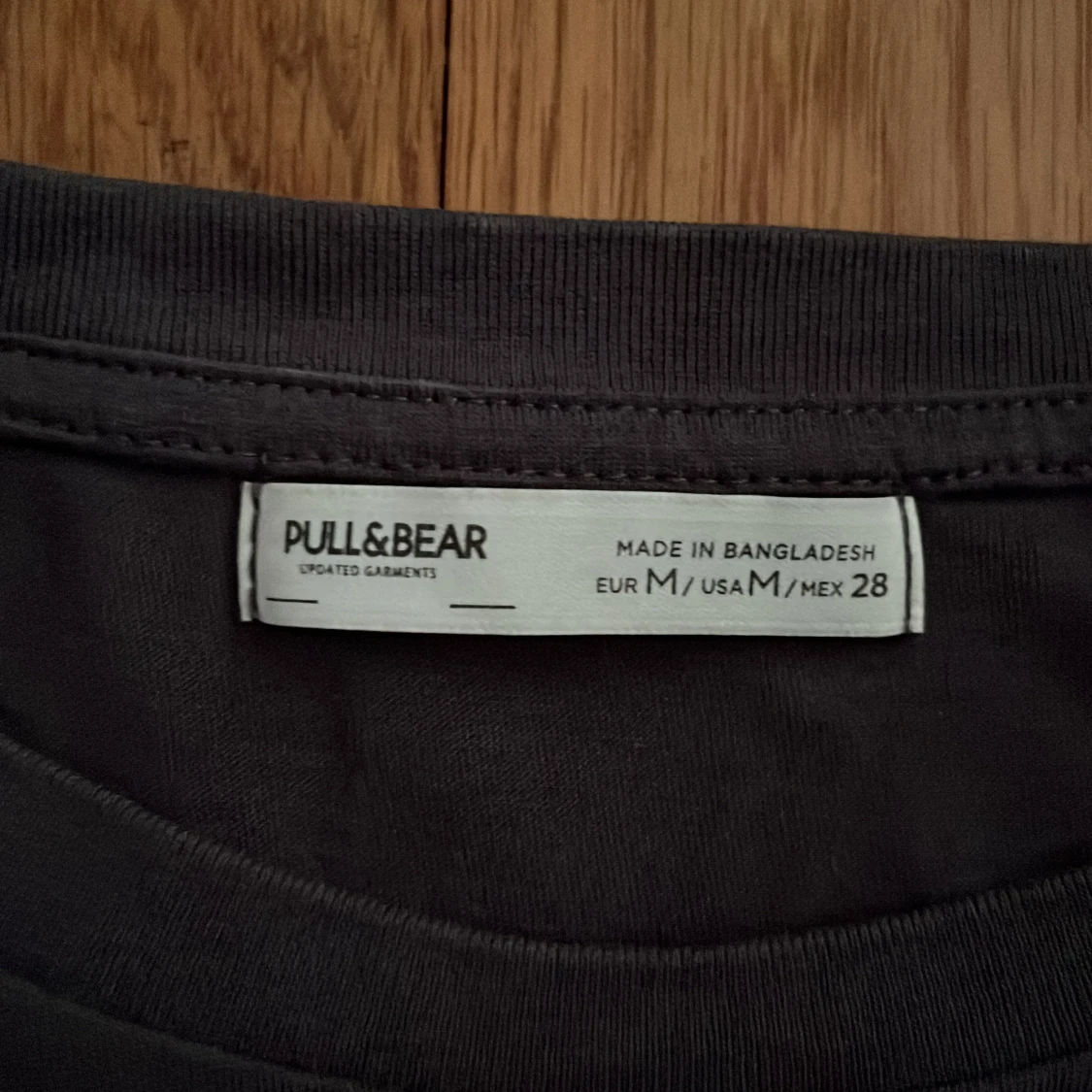 Mörkgrå t-shirt med New York-tryck från Pull&Bear - 2