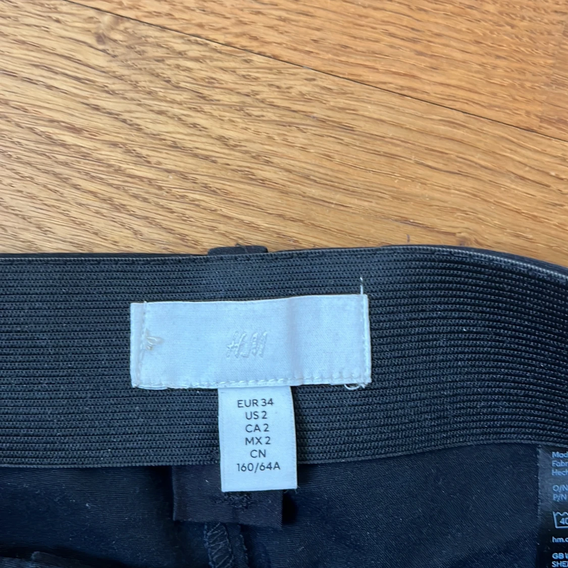 Svarta kostymbyxor från H&M - 2