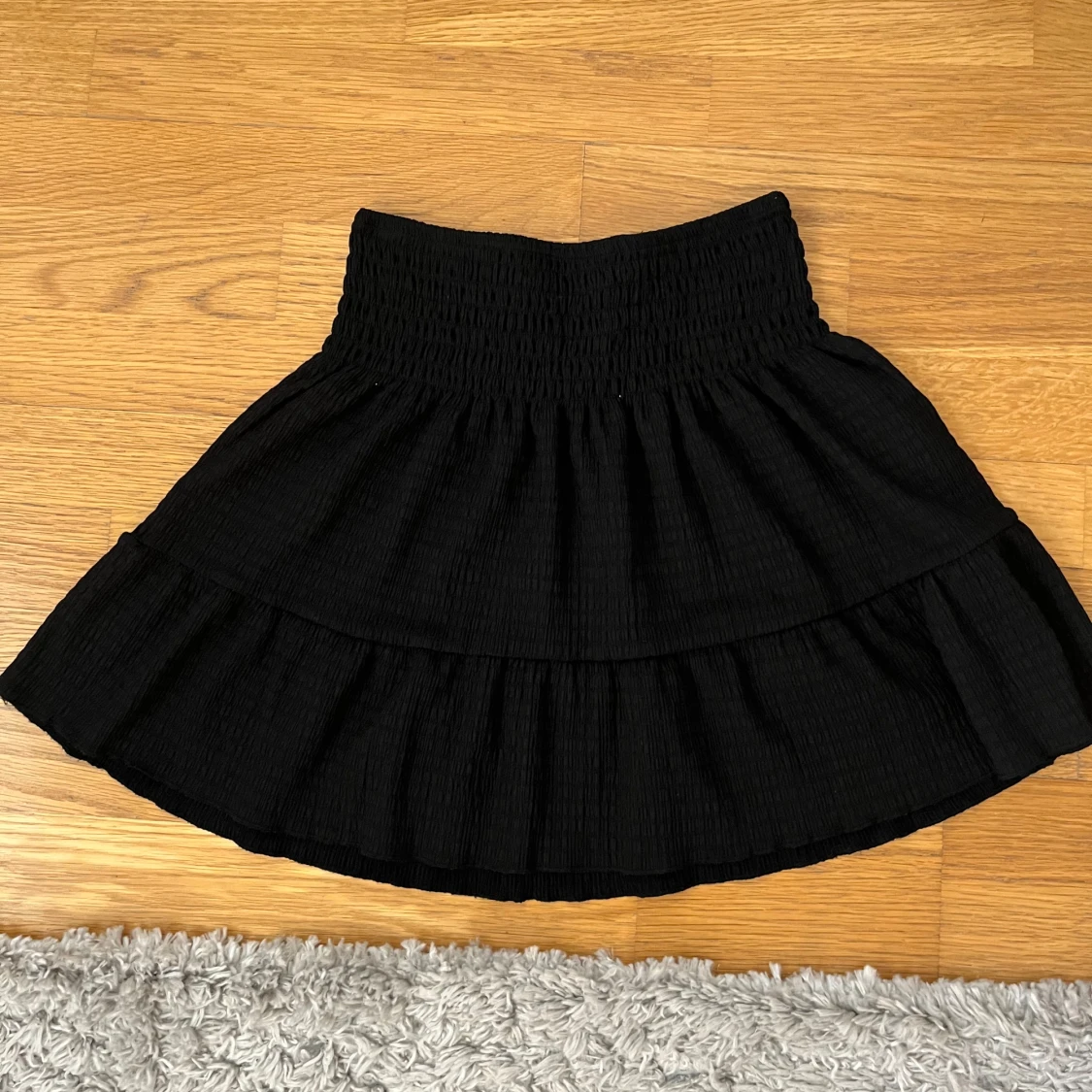 Svart volangkjol - 1