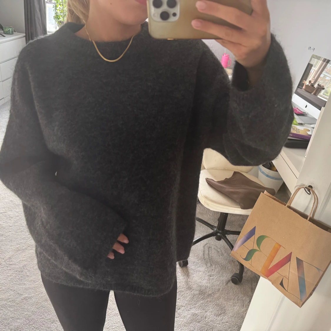 Mohairstickad grå tröja från H&M - 1