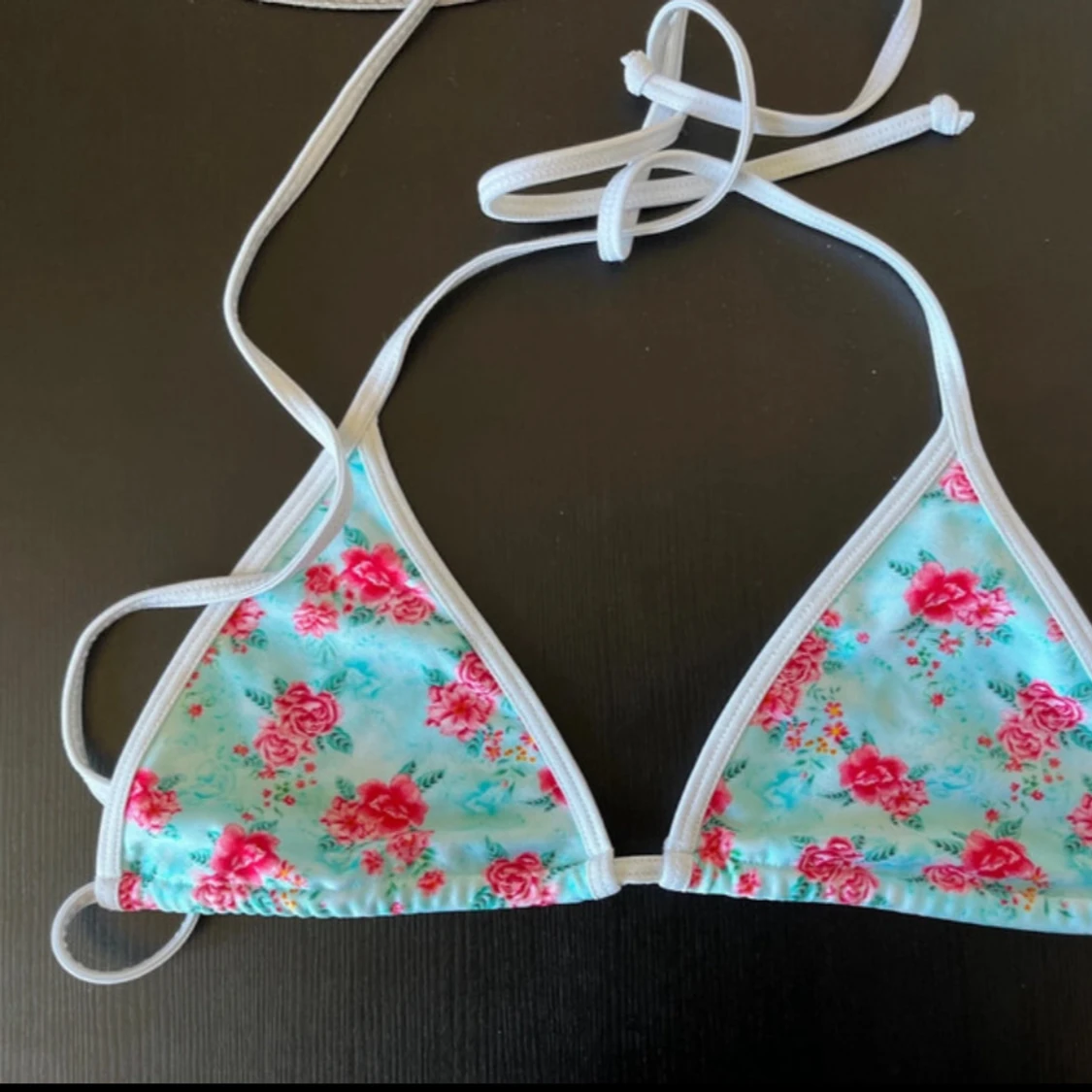 Blommig trekantsbikini från Bright Swimwear  - 1