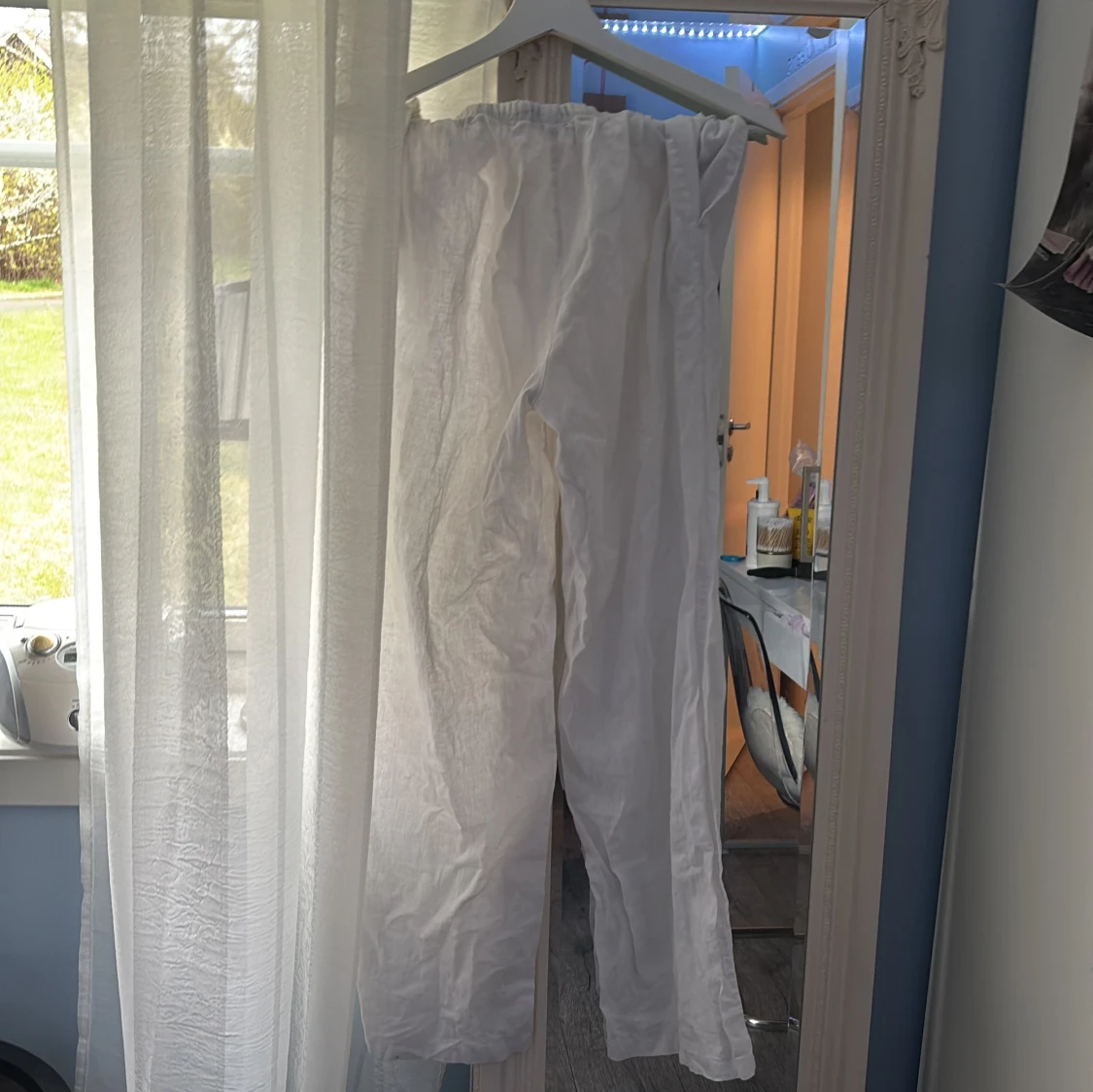 Vita linnebyxor från Gina Tricot - 2