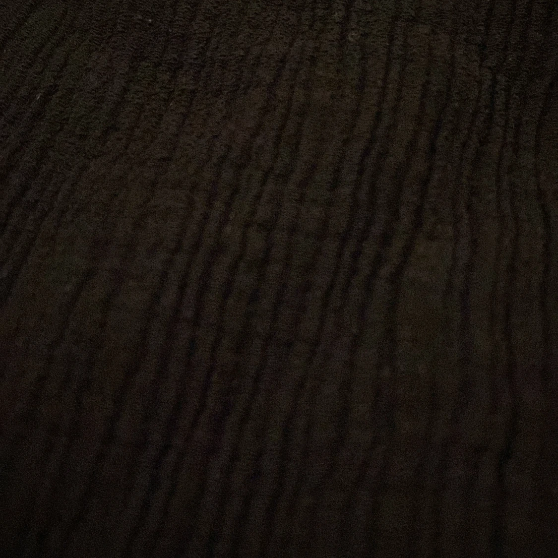 Svart kort klänning med smala axelband - 1