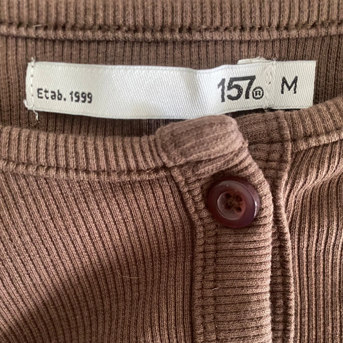 Brun ribbad kofta från 157 - 3
