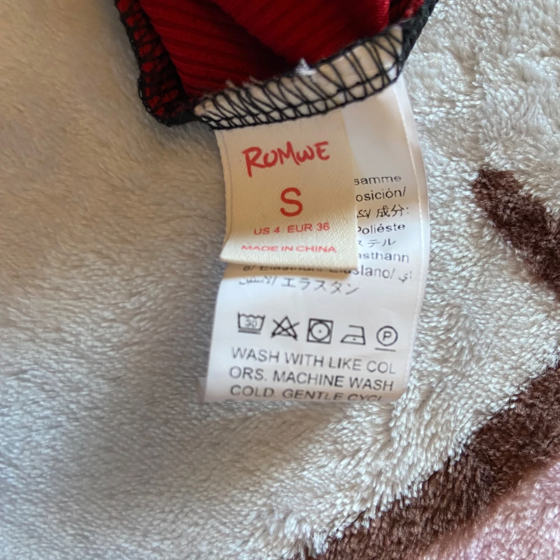 Tvåfärgad croppad topp från SHEIN - 1