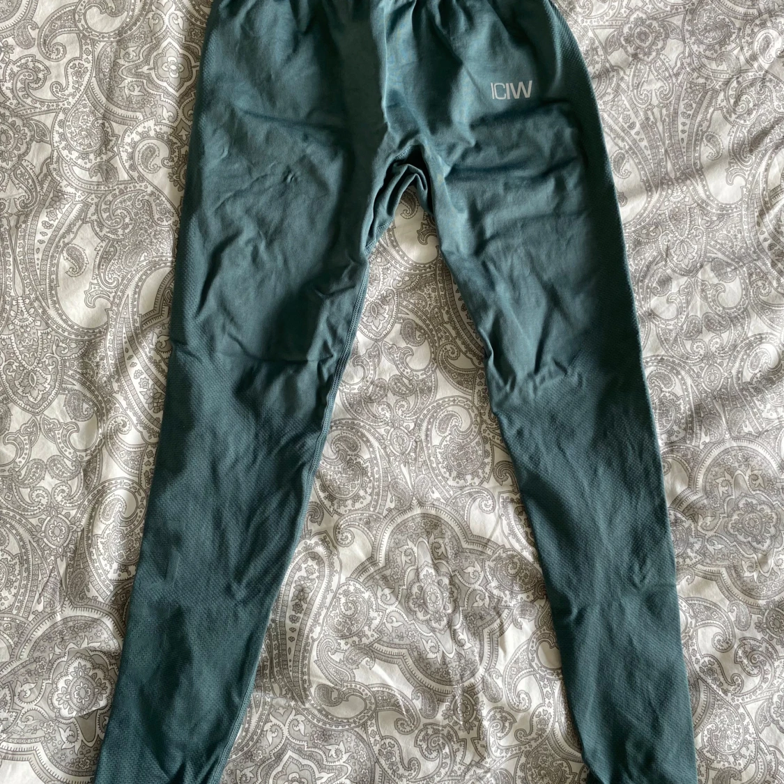 Gröna träningstights från ICANIWILL