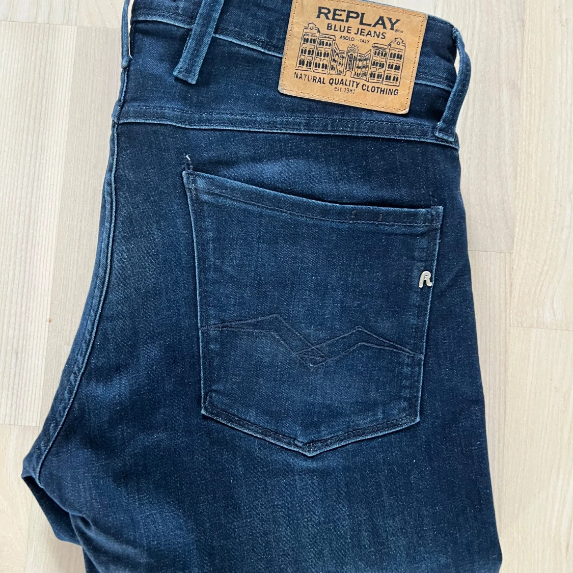 Mörkblå Replay Anbass jeans - 2