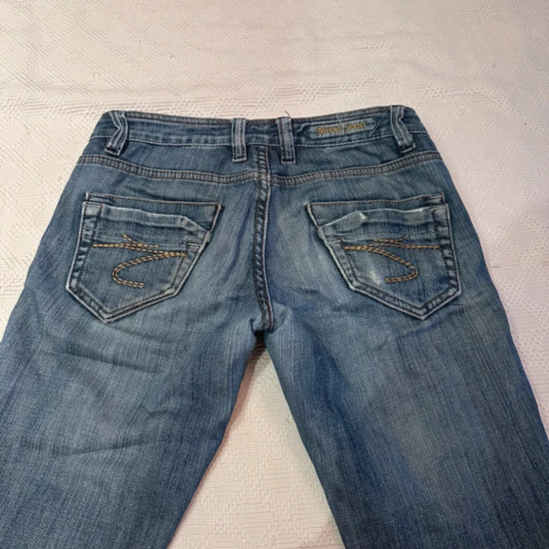 Blå bootcut jeans från Jones Jeanswear - 2