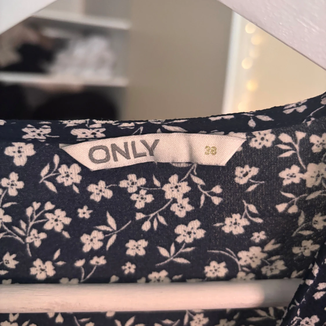 Blommig omlottklänning från ONLY - 1