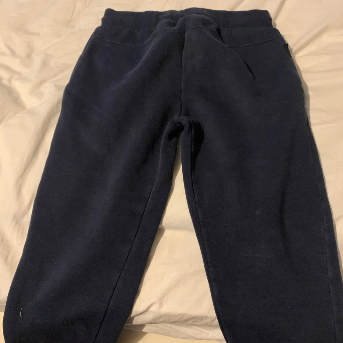 Mörkblå mjukisbyxor från Peak Performance