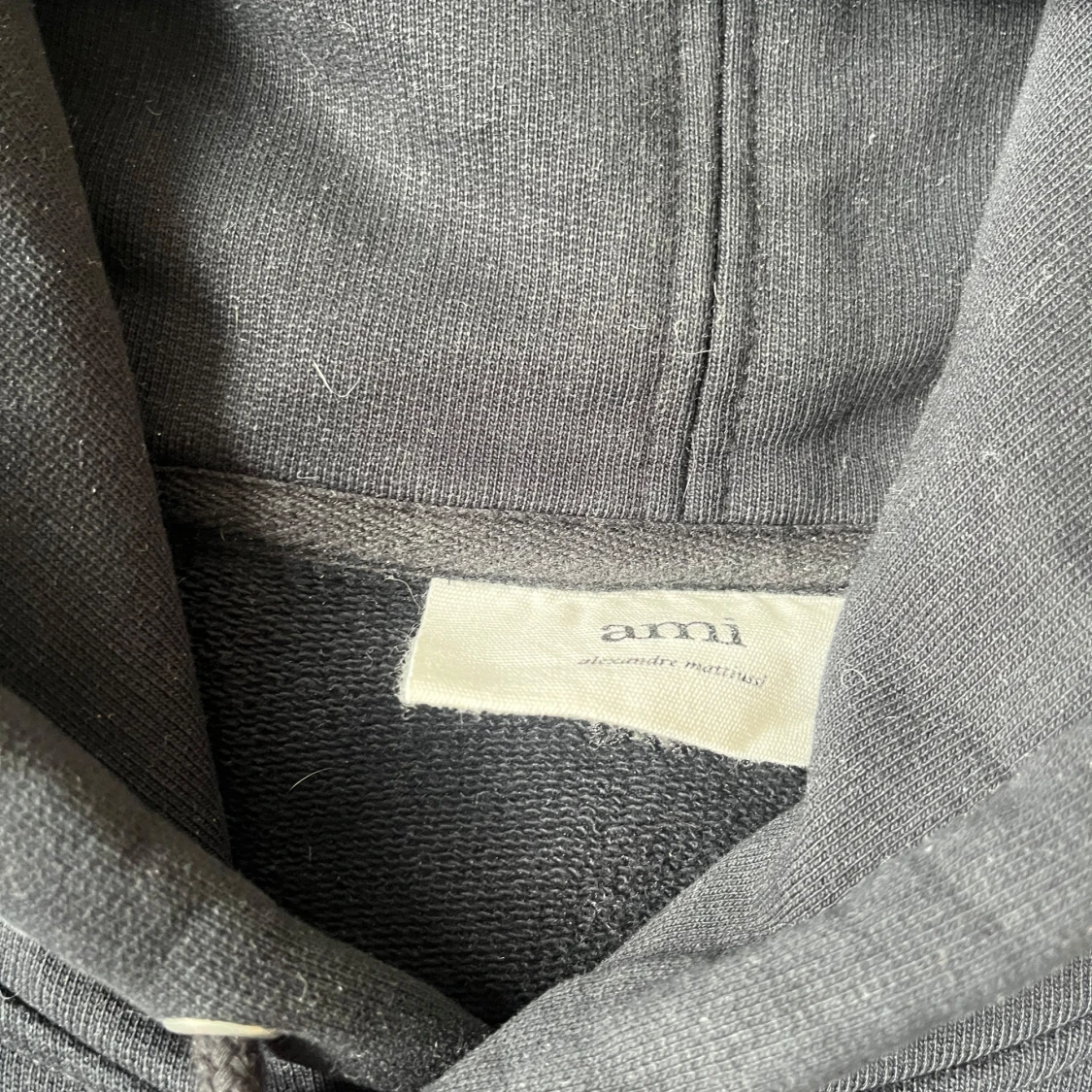Svart hoodie från Ami Paris  - 1