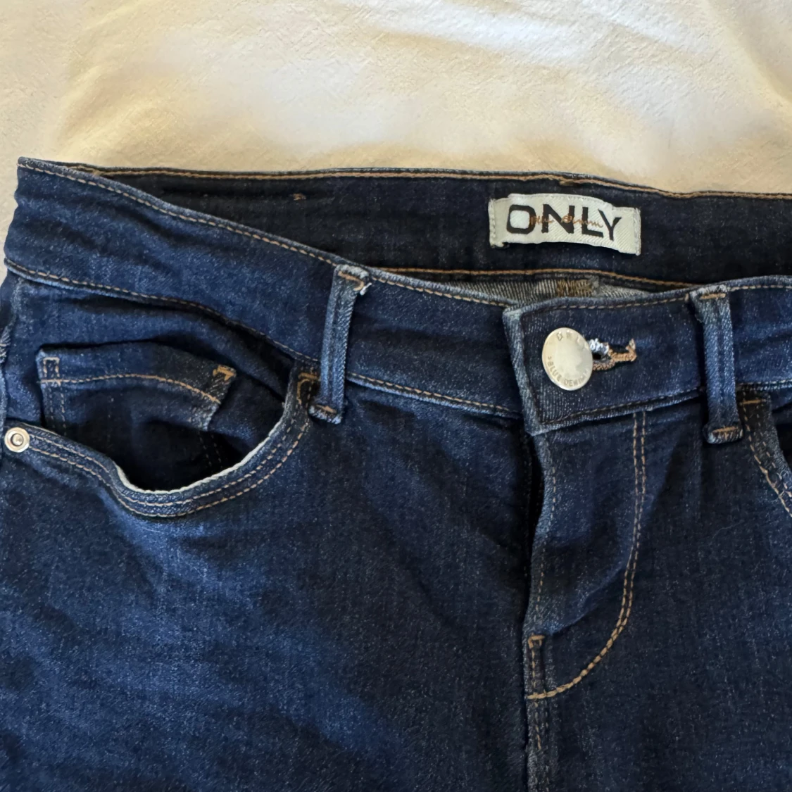 Mörkblå bootcut jeans från ONLY - 1