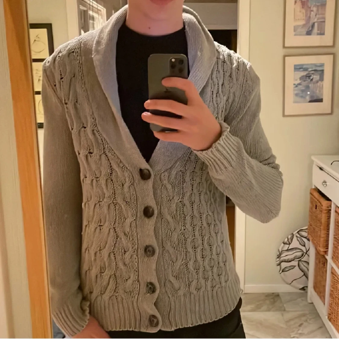 Ljusgrå stickad kofta