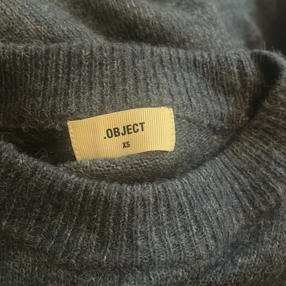 Blå stickad tröja  - 2