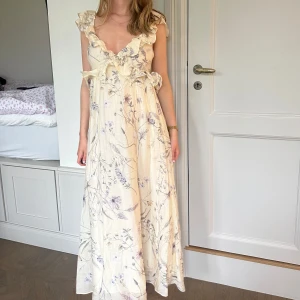Långklänning - Perfekta klänninge för midsommar!!🩷🩷