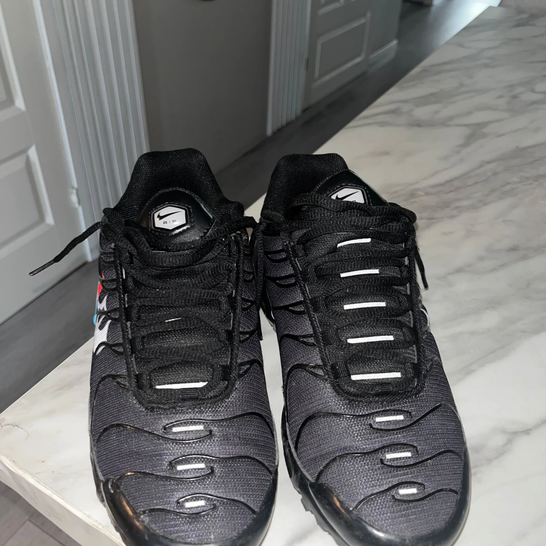 Nike Air Max Plus Tn Svart/Röd/Blå