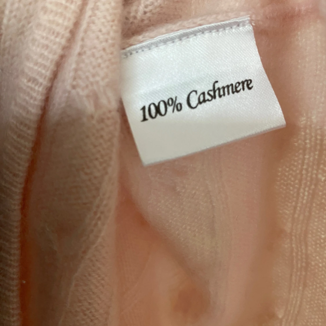 Ljusrosa kashmirponcho från Davida - 3