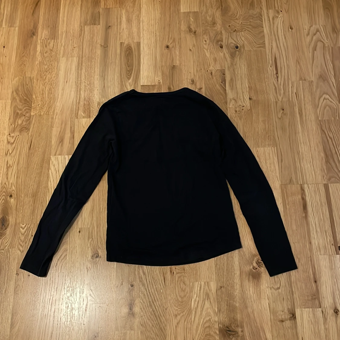 Svart långärmad tröja från YD - 1