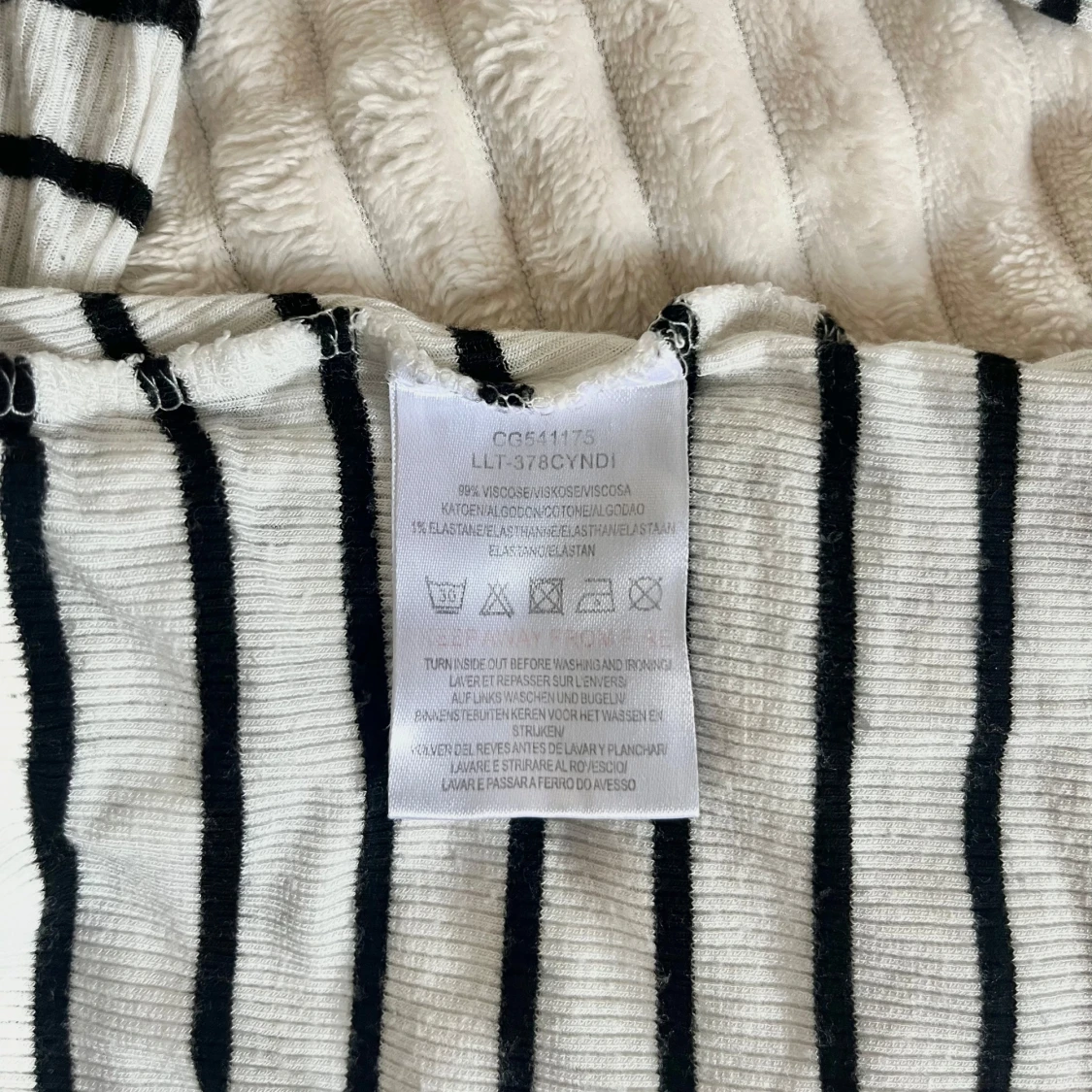 Randig långärmad tröja med snörning - 2