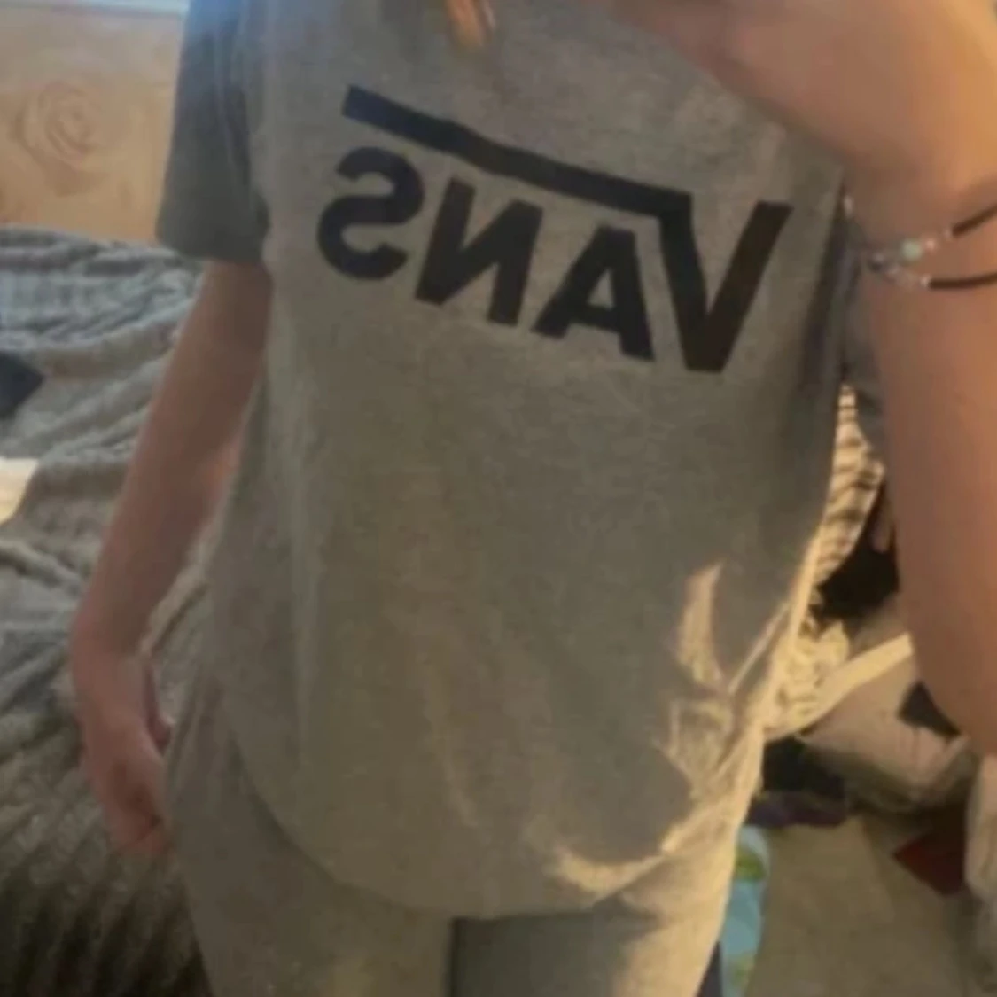 grå vans t-shirt 🧸 - 1