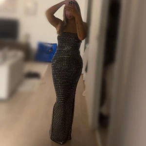 Maxiklänning/ Festklänning - Helt ny klänning med prislapp på, alltså aldrig använd. Nypris: 499 kr