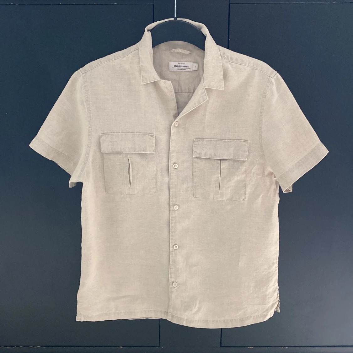 Beige linneskjorta från Dressmann strl S