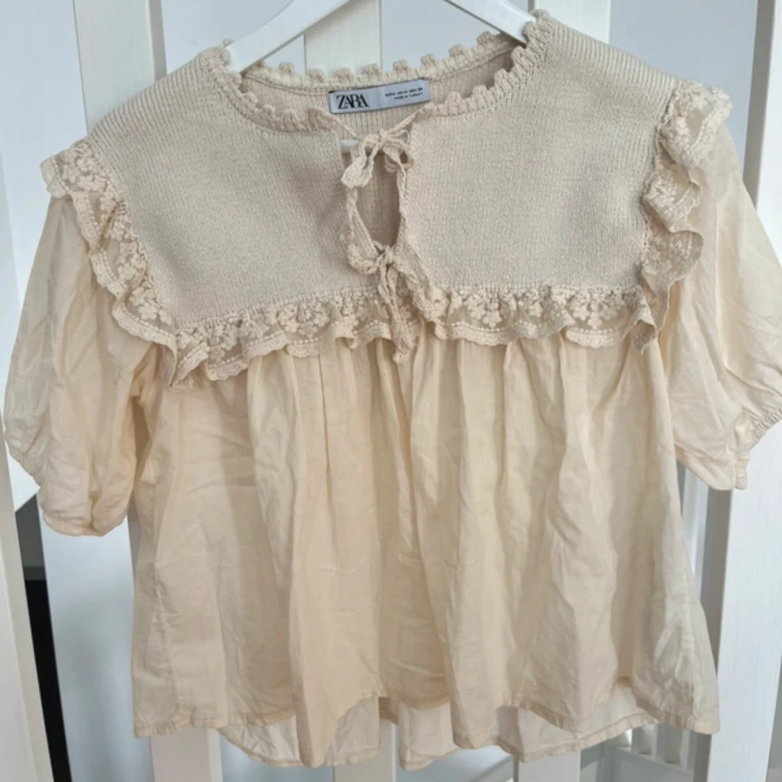 Beige blus med stickad krage från Zara - 2