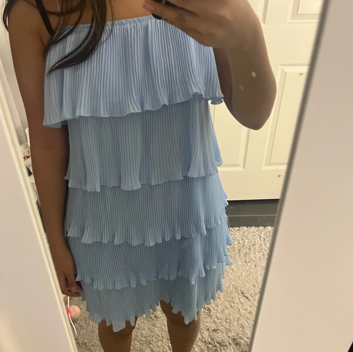 Ljusblå volangklänning 