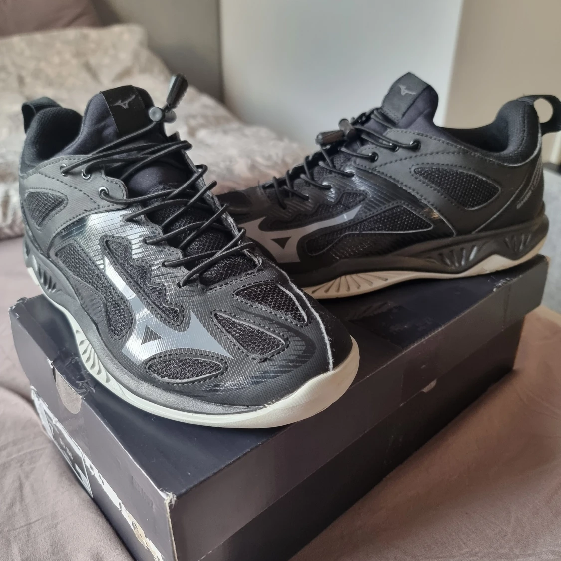 Svarta Mizuno Ghost Shadow sneakers - 3