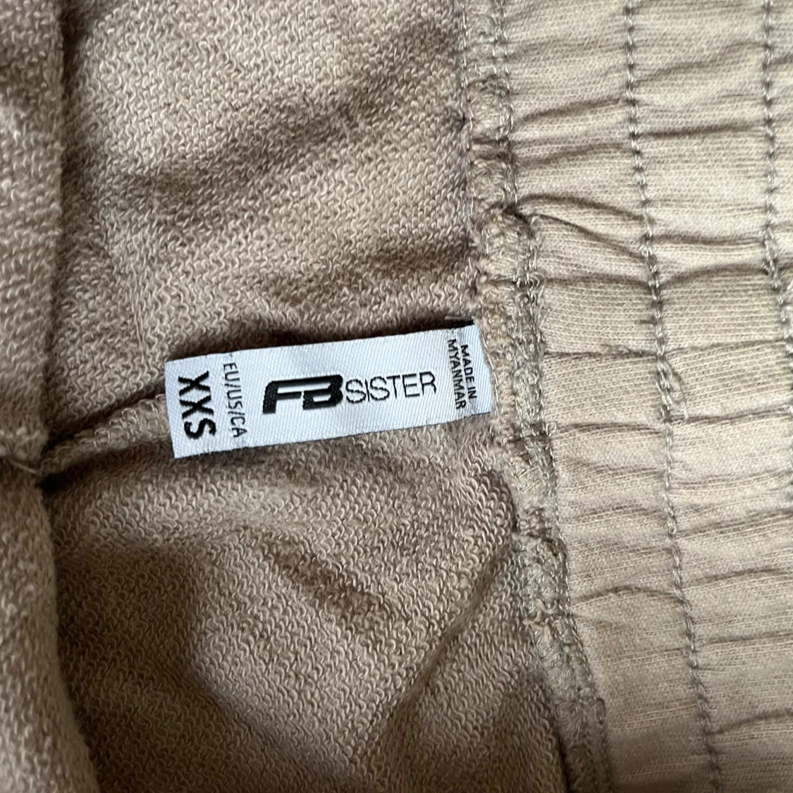 Beige frottéshorts från FB Sister - 1