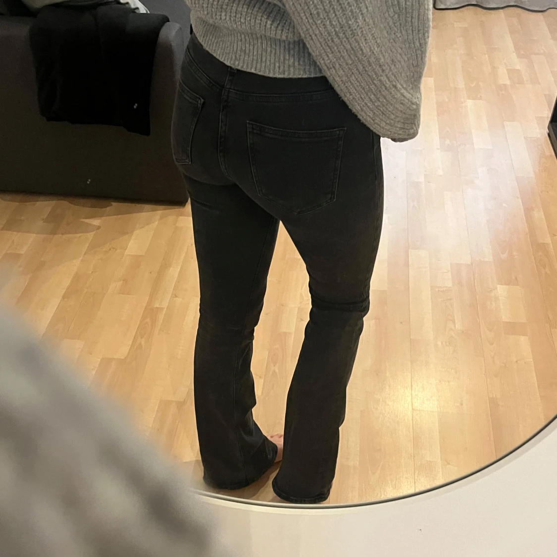 Svarta bootcut jeans - 1