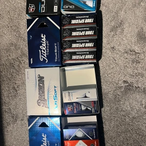 Titleist Tour Soft - Perfekt för dig som älskar golf! Dom här golfbollarna ger dig den bästa rundan , med golfbollar från Titleist Tour Soft och andra populära golfbollar. Perfekt för dig som golfare som vill ta sitt spel till nästa nivå.