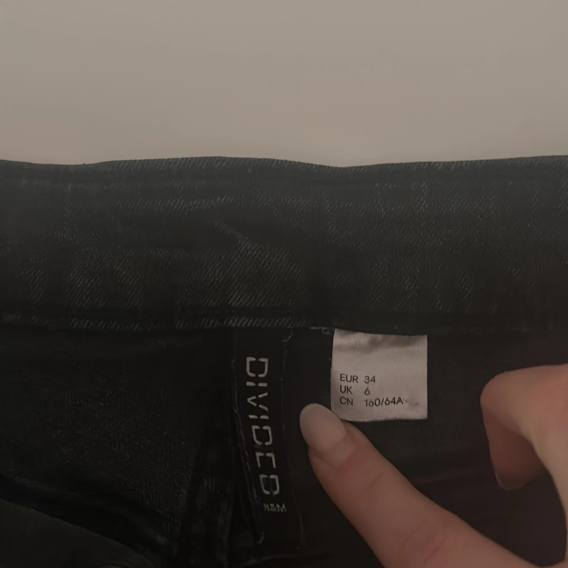 Svarta jeansshorts från H&M Divided - 1