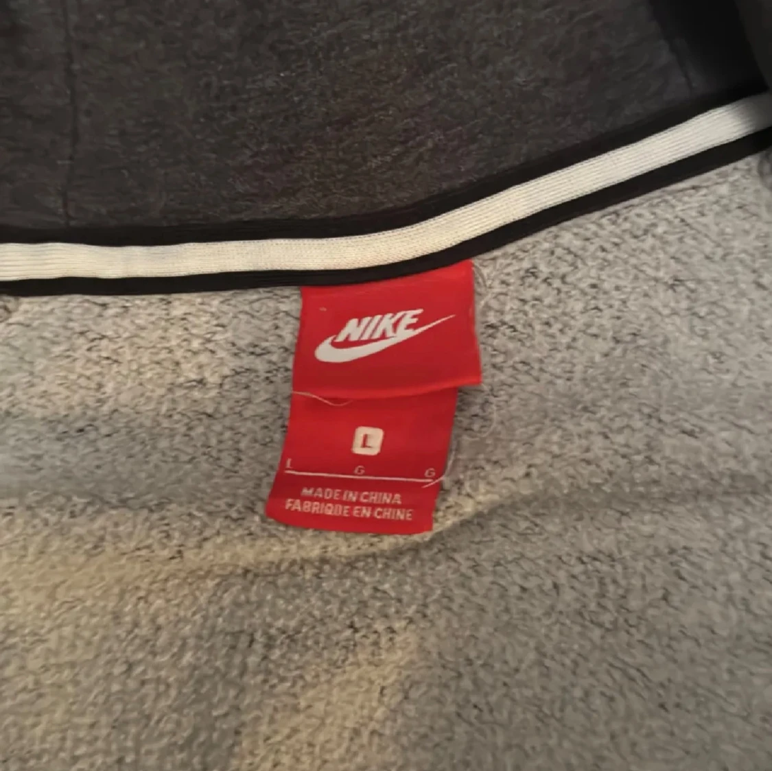 Mörkgrå Nike hoodie med dragkedja - 1