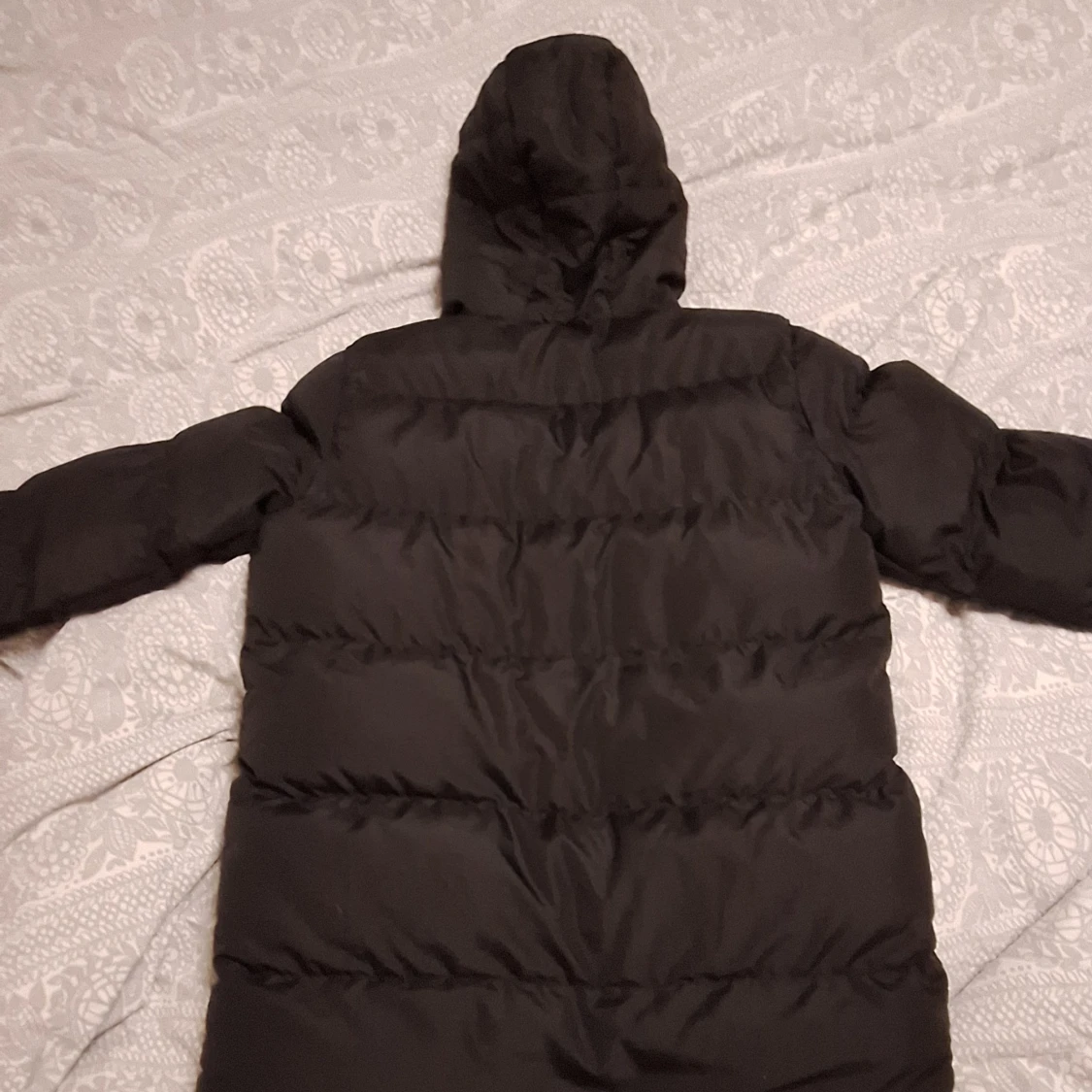 Svart pufferjacka från Lyle & Scott - 1