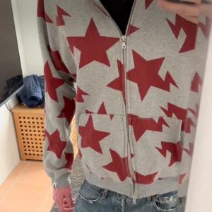 Vintage bape fullzip hoodie  - Riktigt fet och sällsynt vintage Bape fullzip hoodie. Storlek M och lite mer boxy passform. 