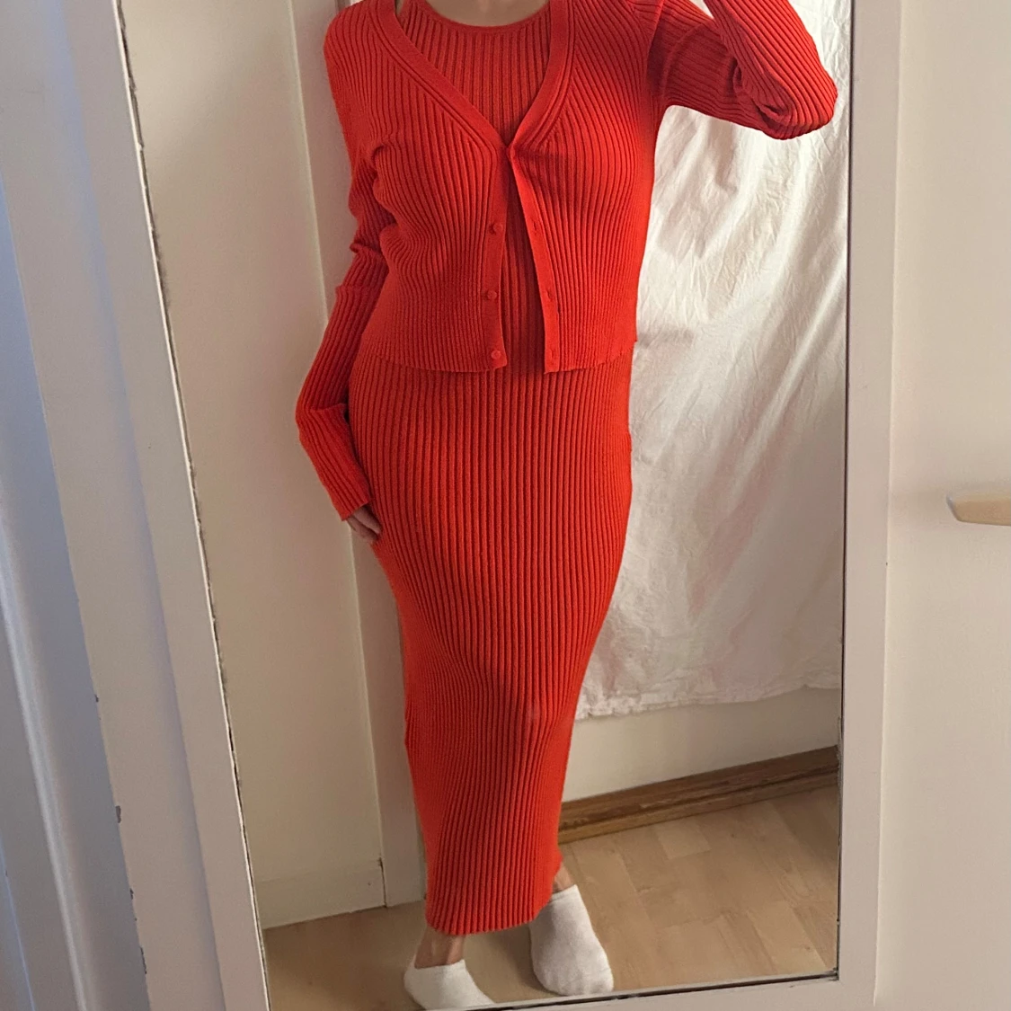 Röd/Orange ribbad klänning med kofta