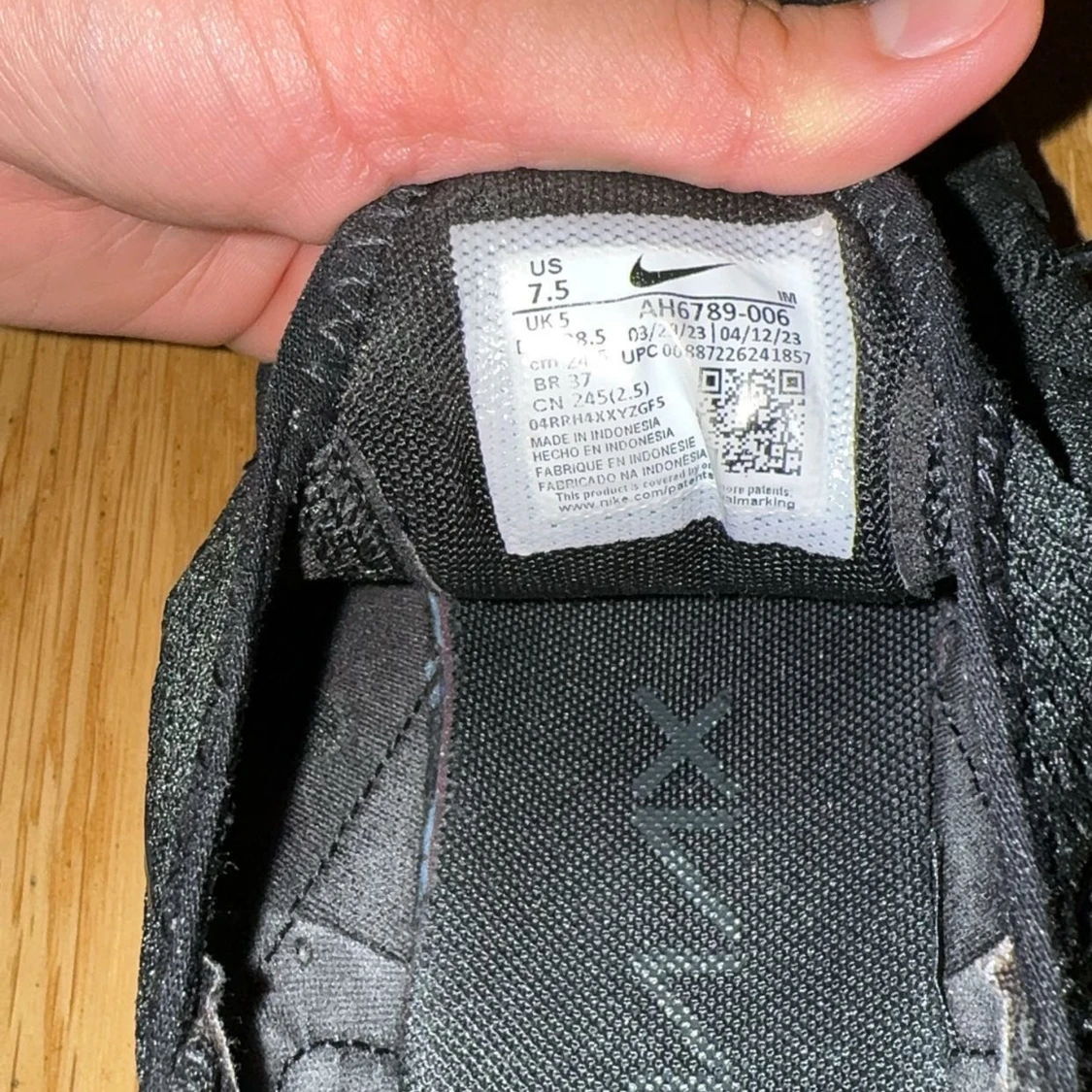 Svarta Nike Air Max 270 sneakers storlek 38,5 - 2