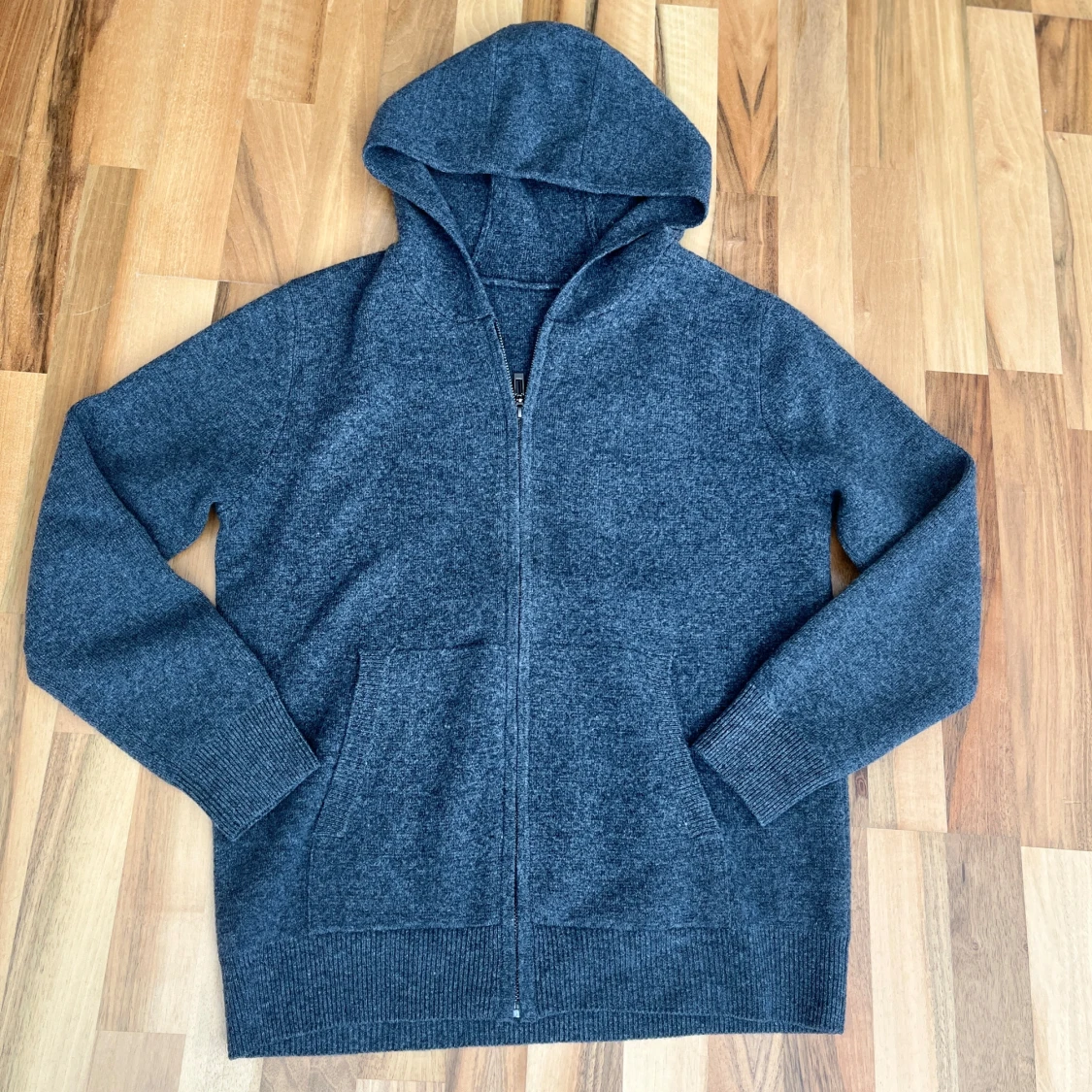 Grå Merinoull hoodie / S