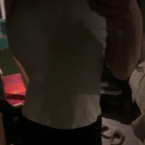 Grå topp - En vanlig grå topp som använts 1 gång och den säljs pga att jag aldrig använder den längre. Storlek 158/164 🥰