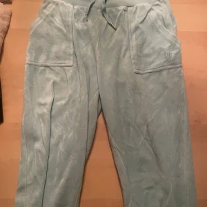 Ljusgröna Juicy byxor  - Ett par ljusgröna Juciy byxor 