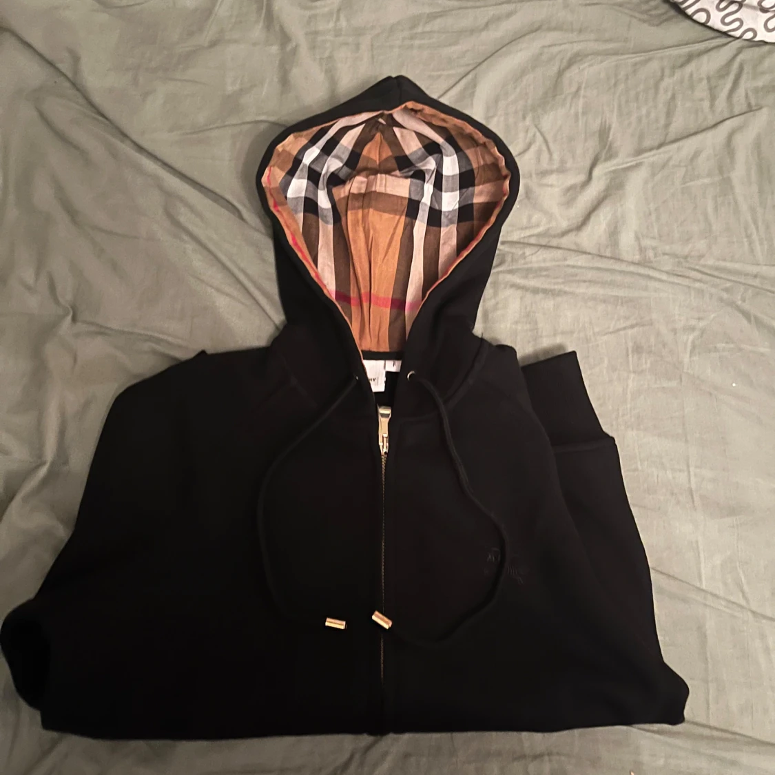 Svart Burberry hoodie med klassisk luva - 2