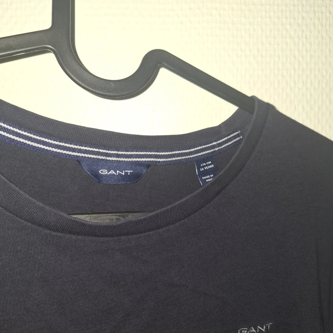Mörkblå t-shirt från GANT - 3