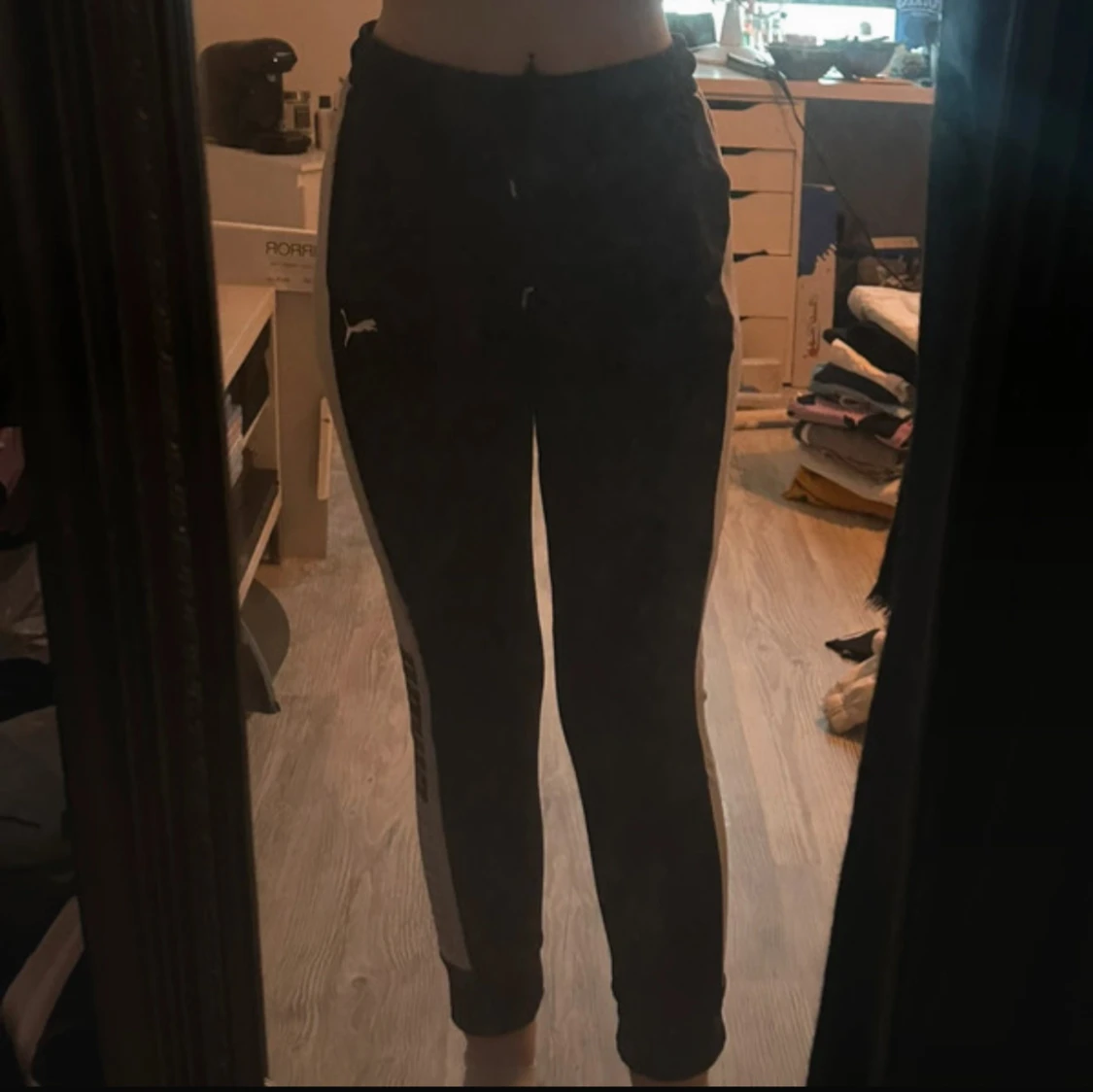 Svarta Puma mjukisbyxor med vita ränder